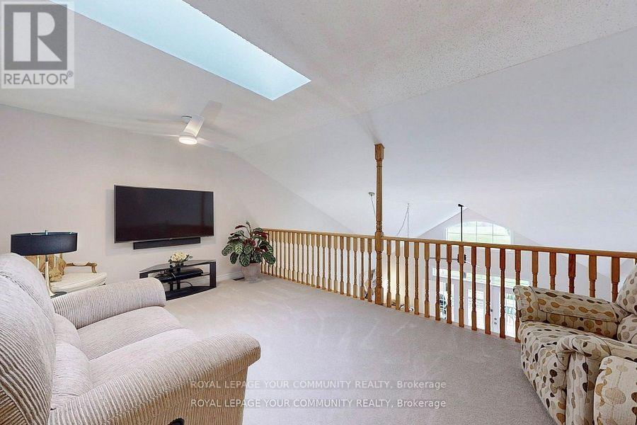 Photo 34 of 9 Bill Knowles Street, Uxbridge ON