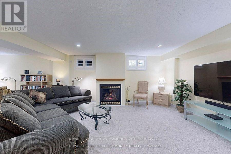 Photo 37 of 9 Bill Knowles Street, Uxbridge ON
