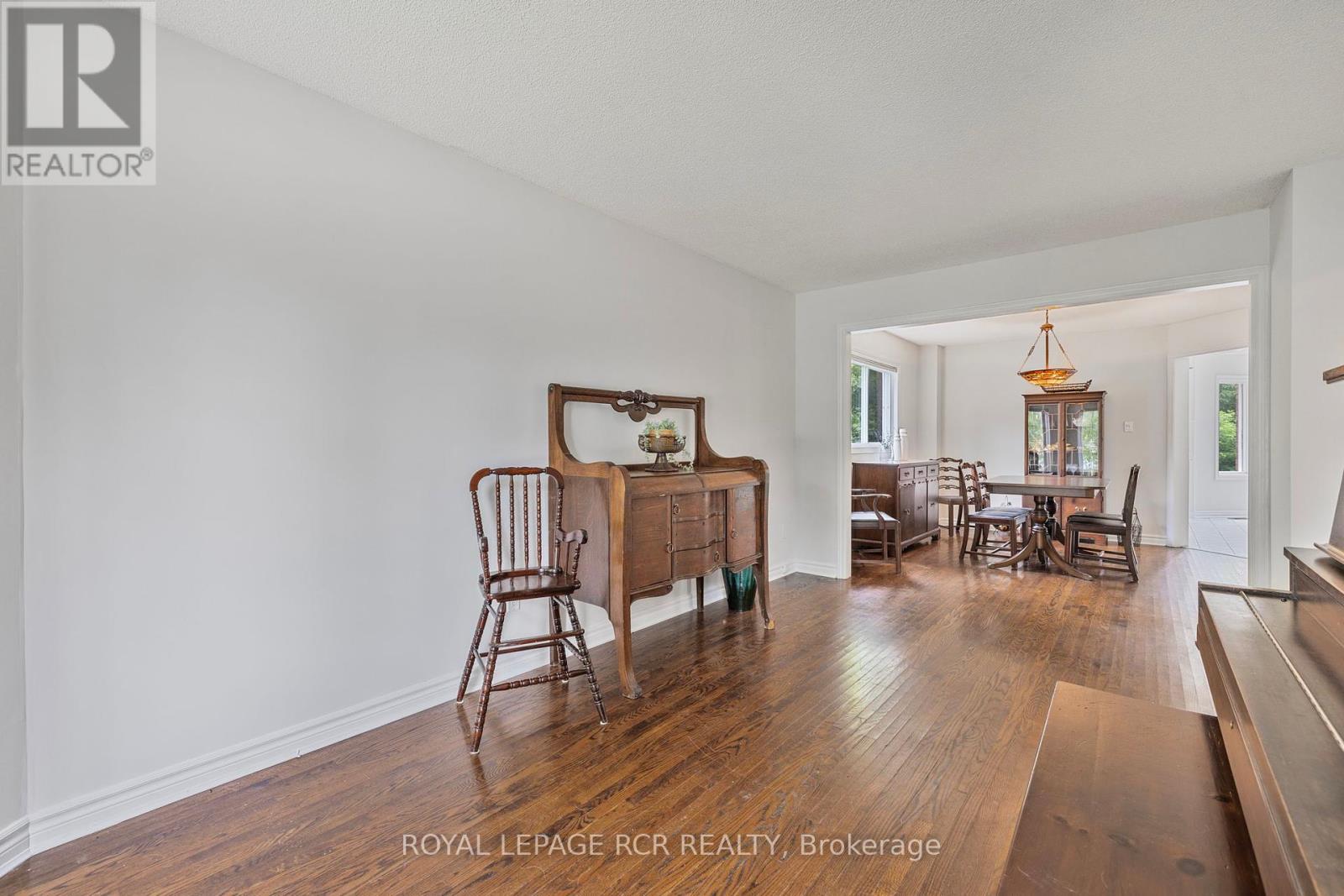 Photo 17 of 11 Litner Crescent, Georgina ON