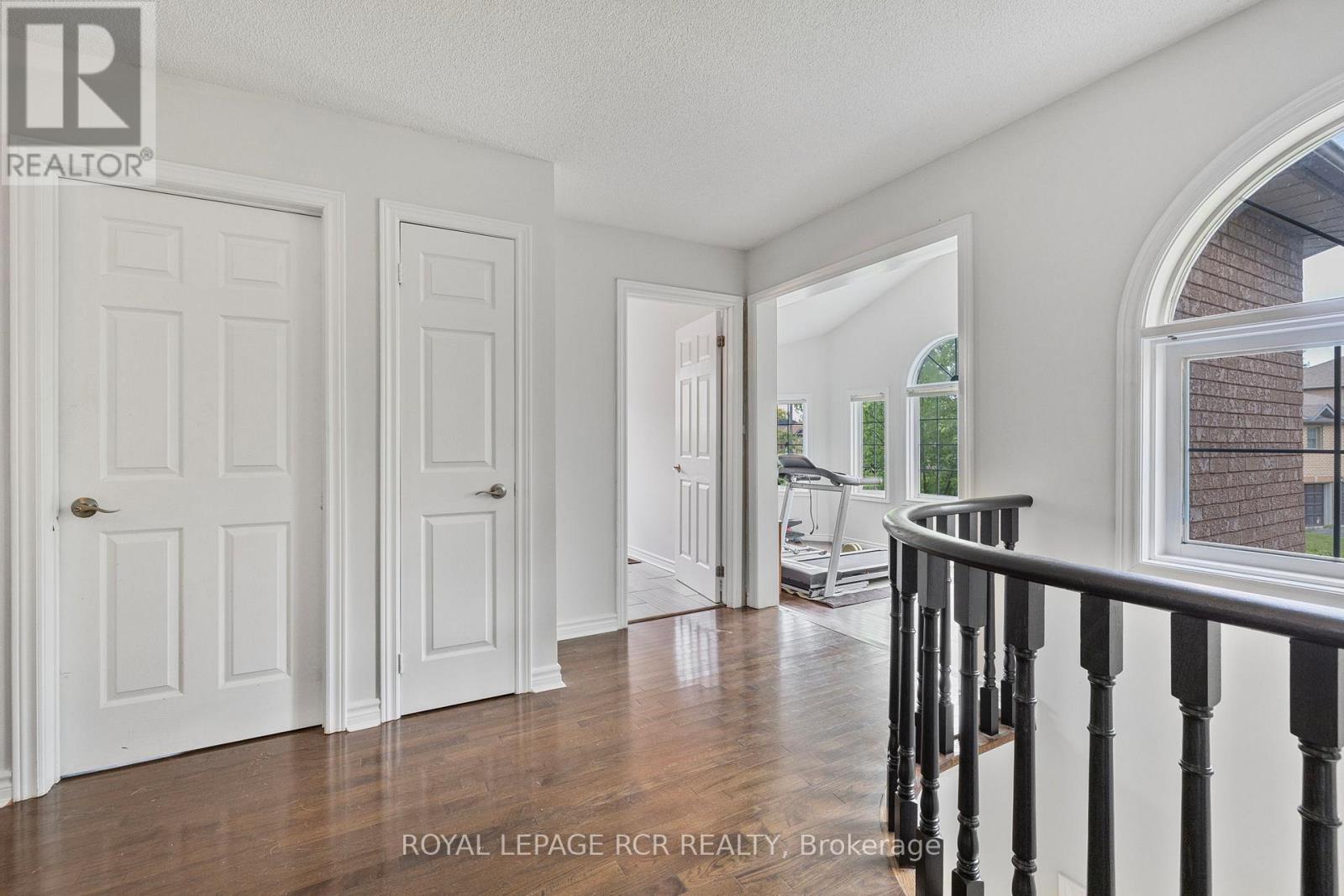 Photo 37 of 11 Litner Crescent, Georgina ON