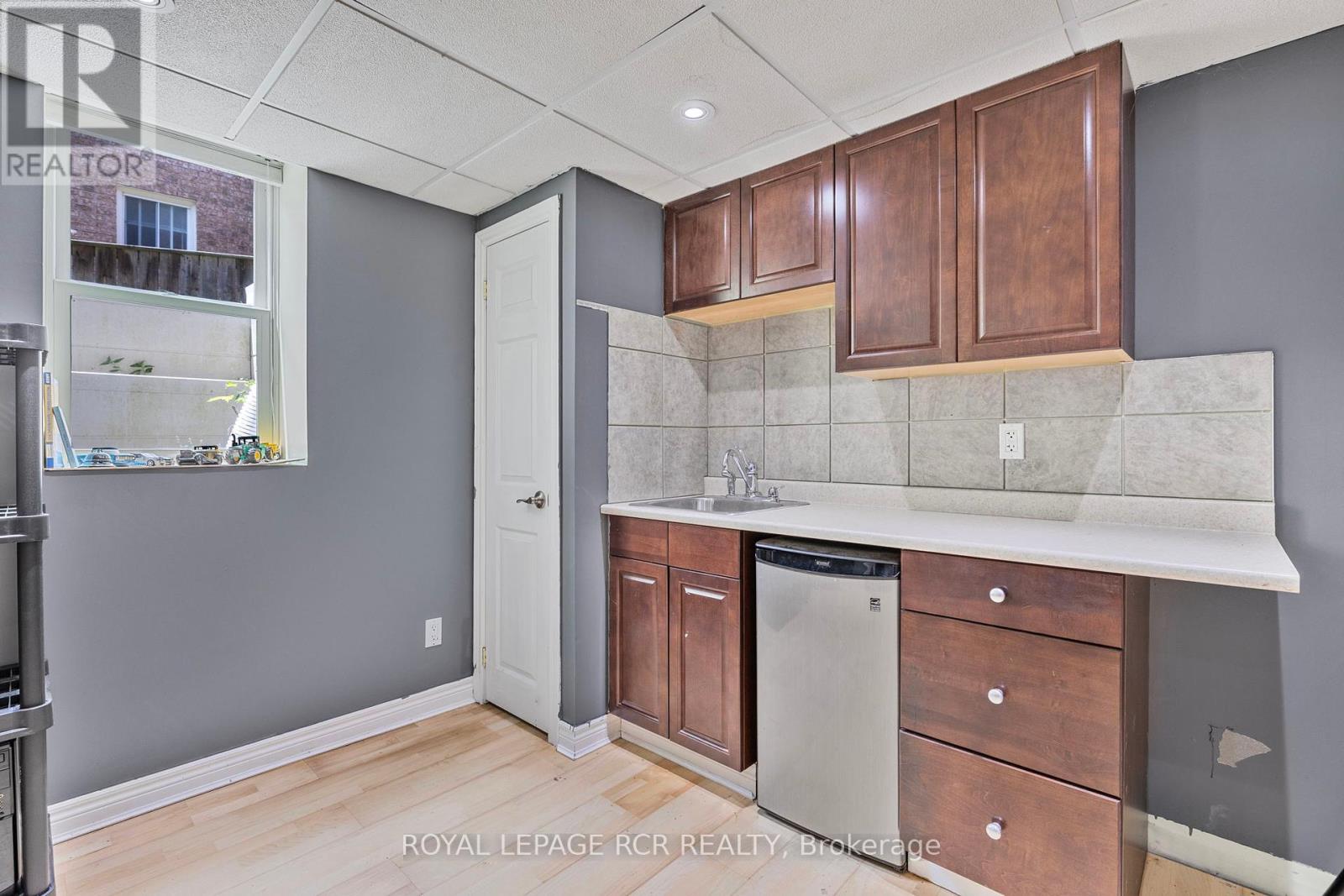 Photo 3 of 11 Litner Crescent, Georgina ON