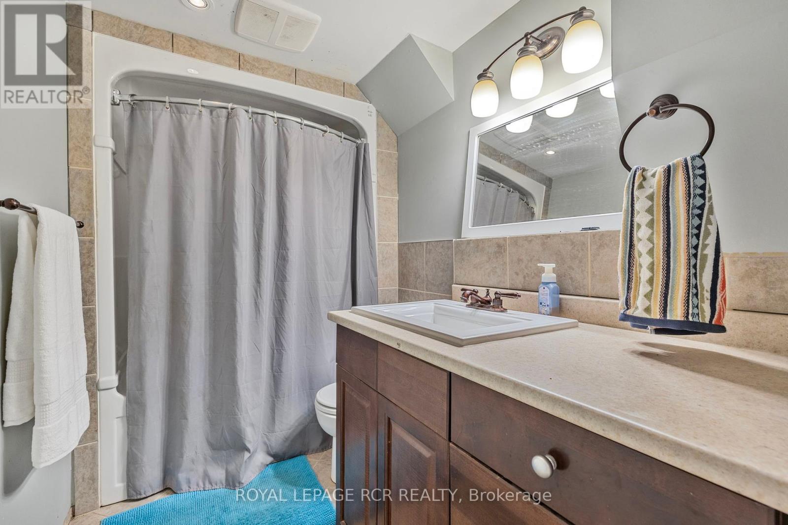 Photo 15 of 11 Litner Crescent, Georgina ON
