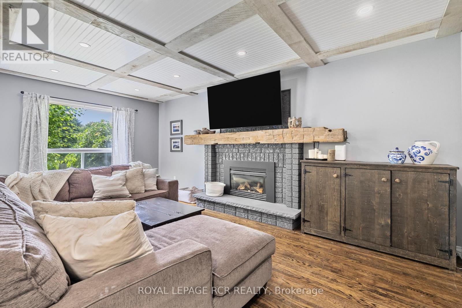 Photo 4 of 11 Litner Crescent, Georgina ON