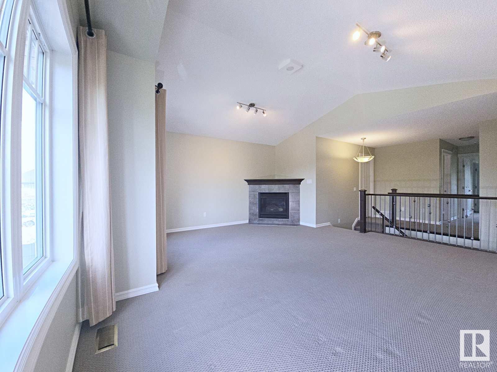 Photo 11 of 716 Adams Wy Sw, Edmonton AB