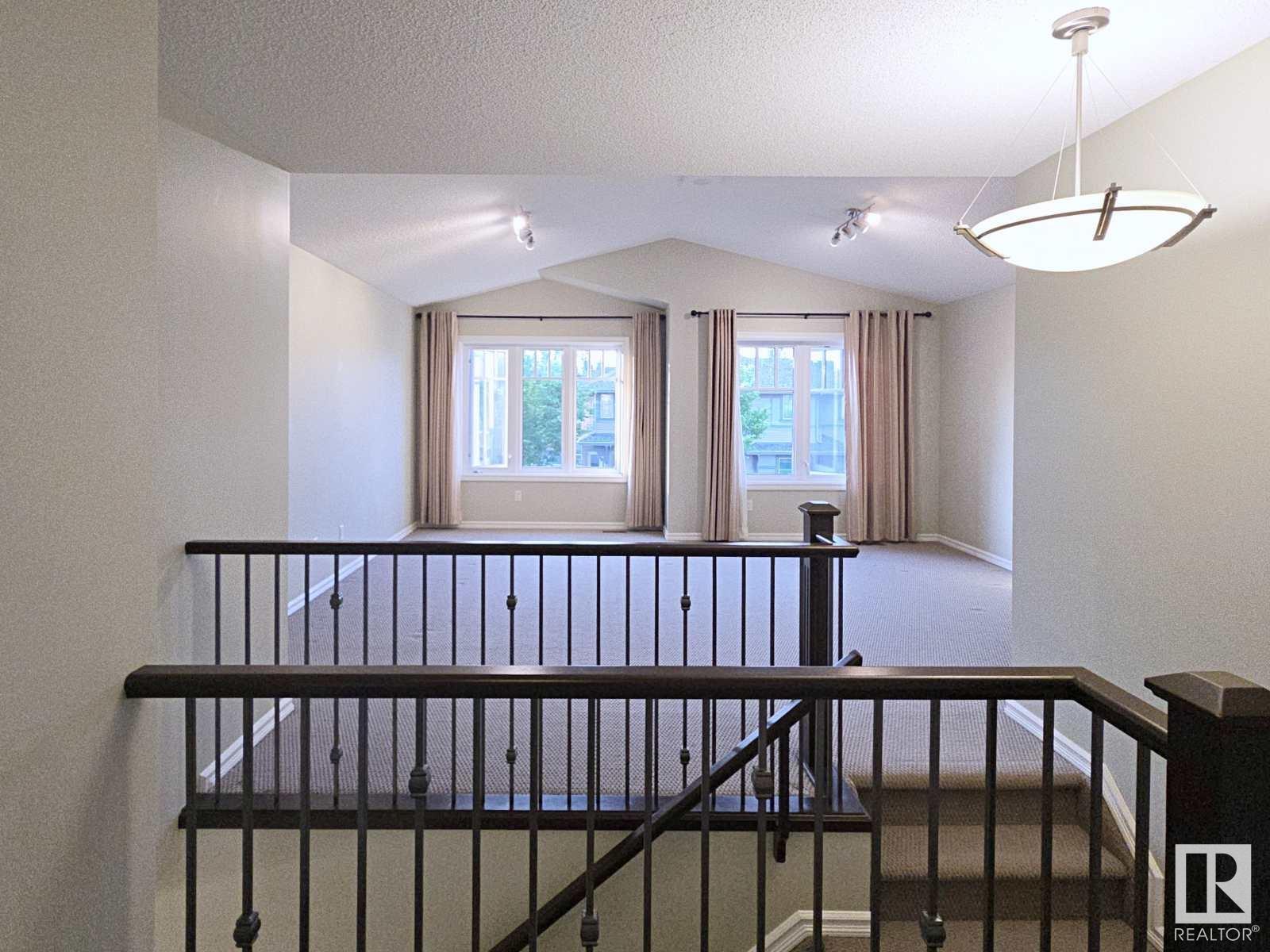 Photo 9 of 716 Adams Wy Sw, Edmonton AB
