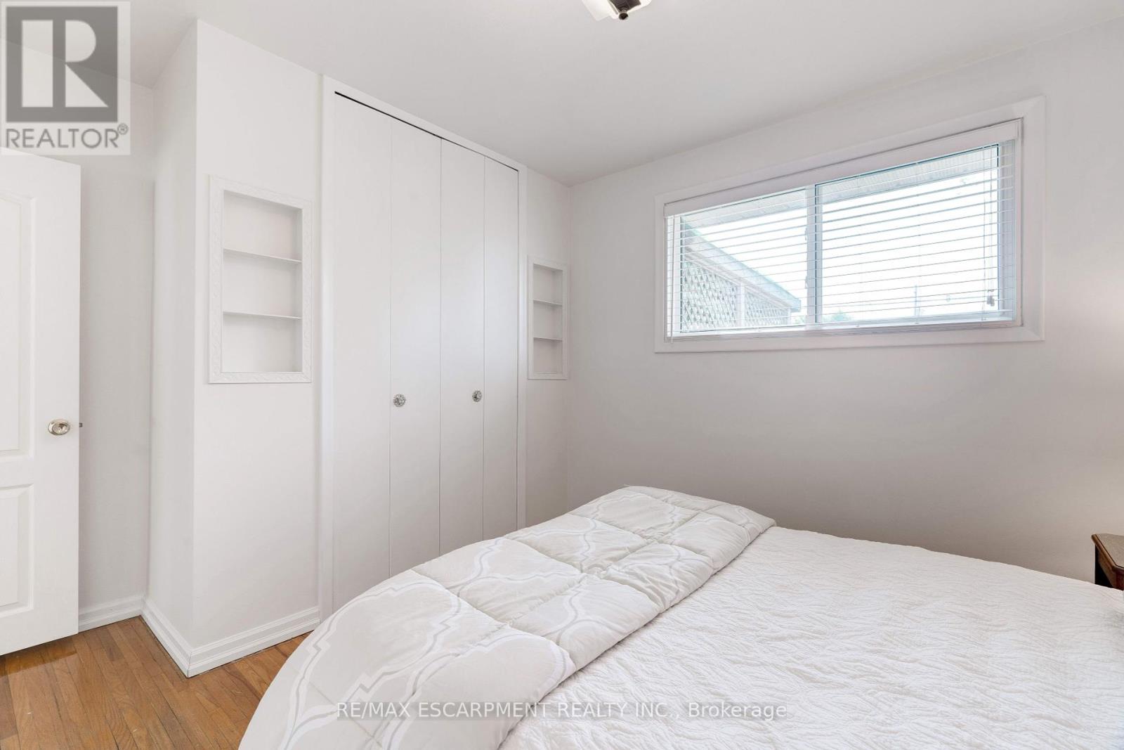 Photo 21 of 58 Goldfinch Road, Hamilton ON