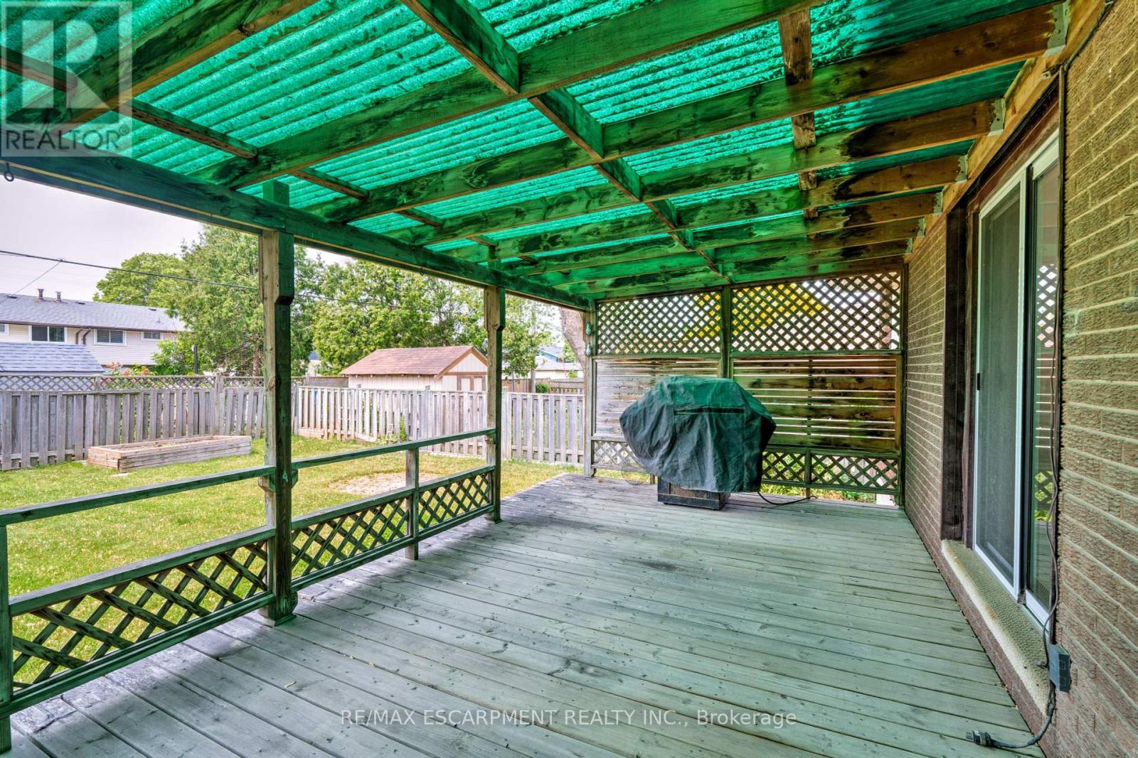 Photo 31 of 58 Goldfinch Road, Hamilton ON