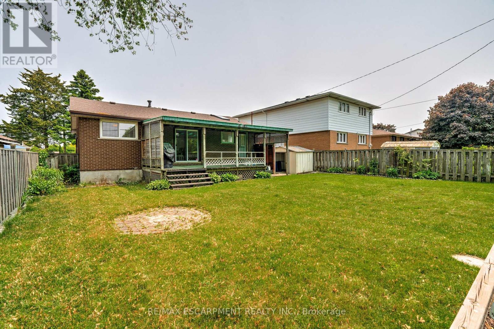 Photo 34 of 58 Goldfinch Road, Hamilton ON