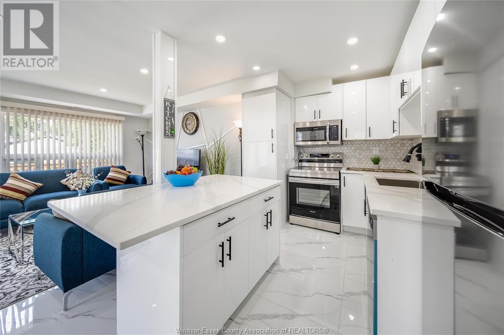 Photo 36 of 1329 Wellington, Windsor ON