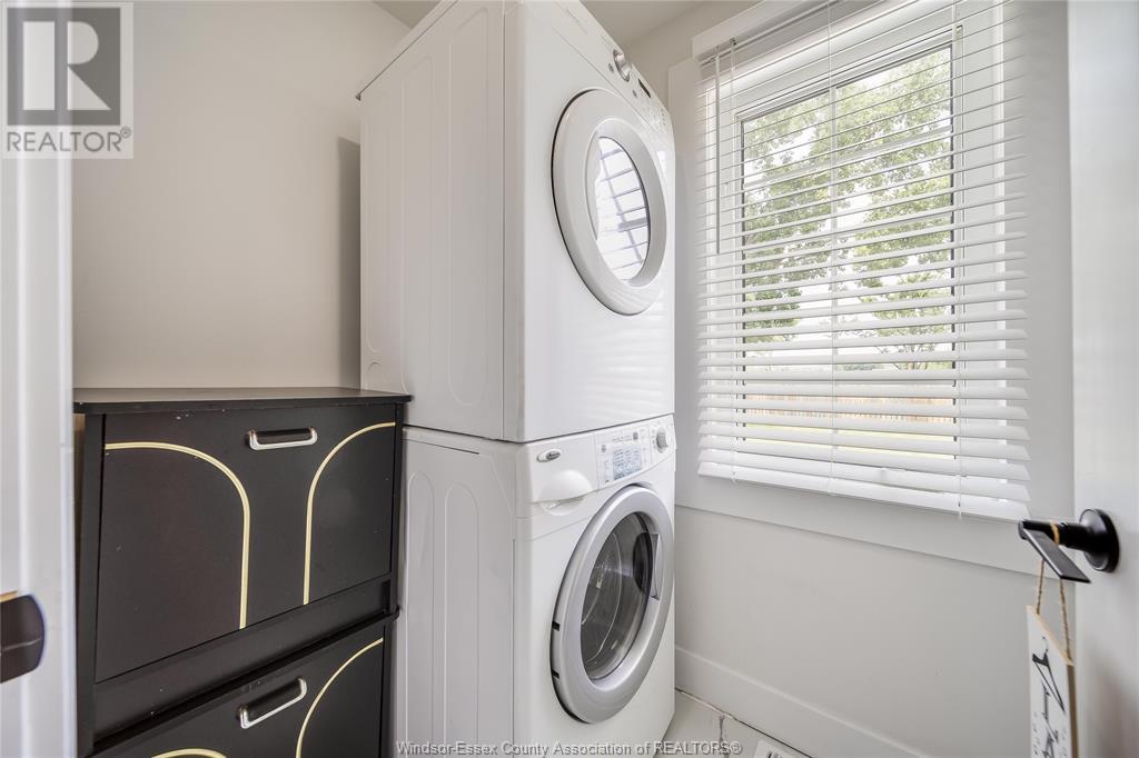 Photo 19 of 1329 Wellington, Windsor ON