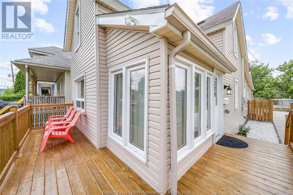 Photo 7 of 1329 Wellington, Windsor ON