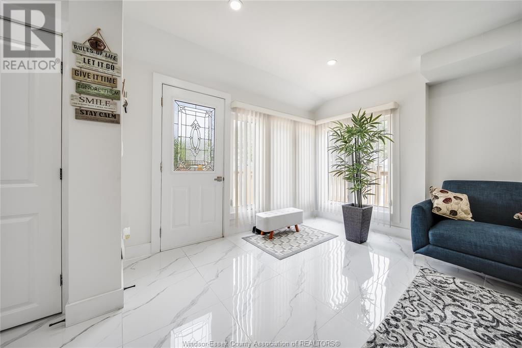 Photo 2 of 1329 Wellington, Windsor ON