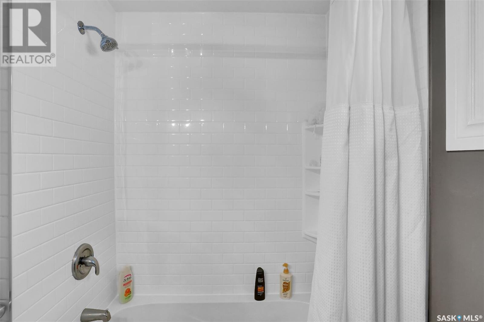 Single Family House for Sale in  Laubach CRESCENT Regina 