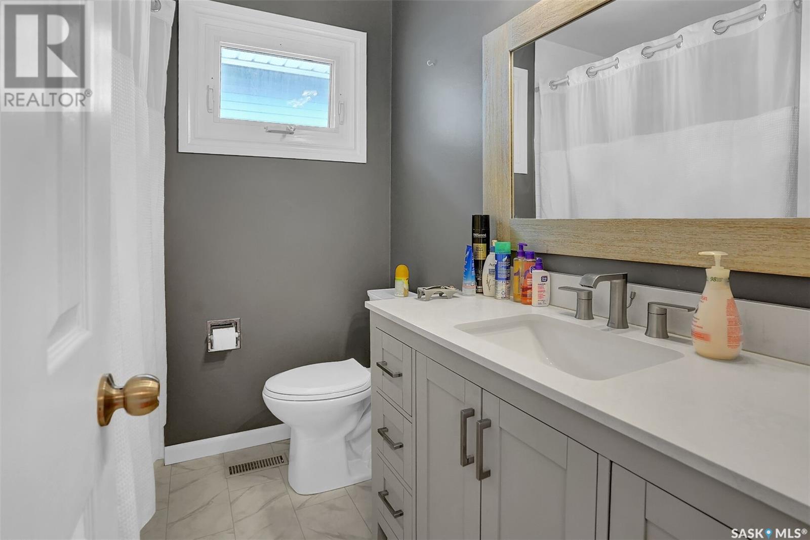 Single Family House for Sale in  Laubach CRESCENT Regina 