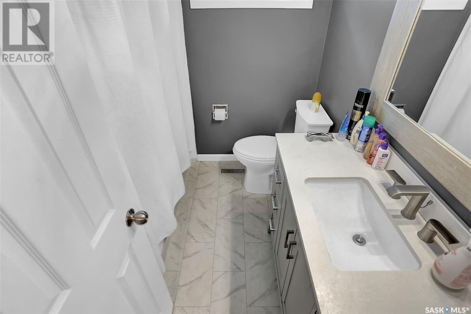 Single Family House for Sale in  Laubach CRESCENT Regina 