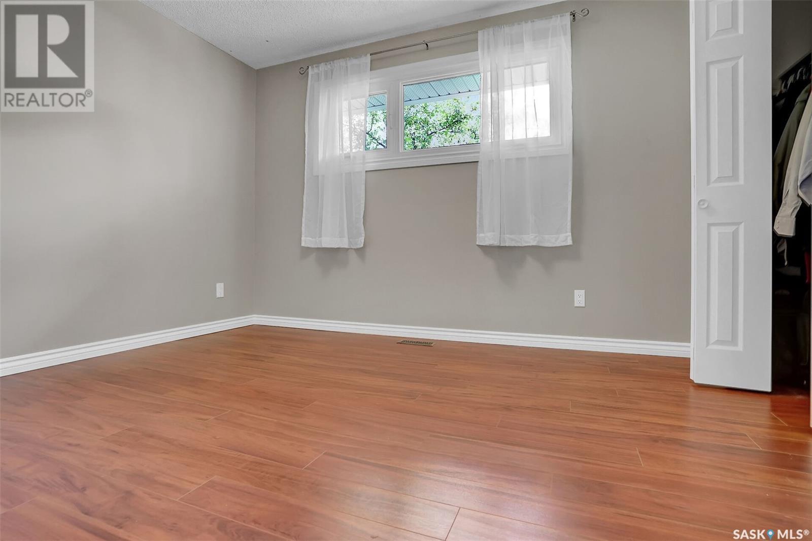 Single Family House for Sale in  Laubach CRESCENT Regina 