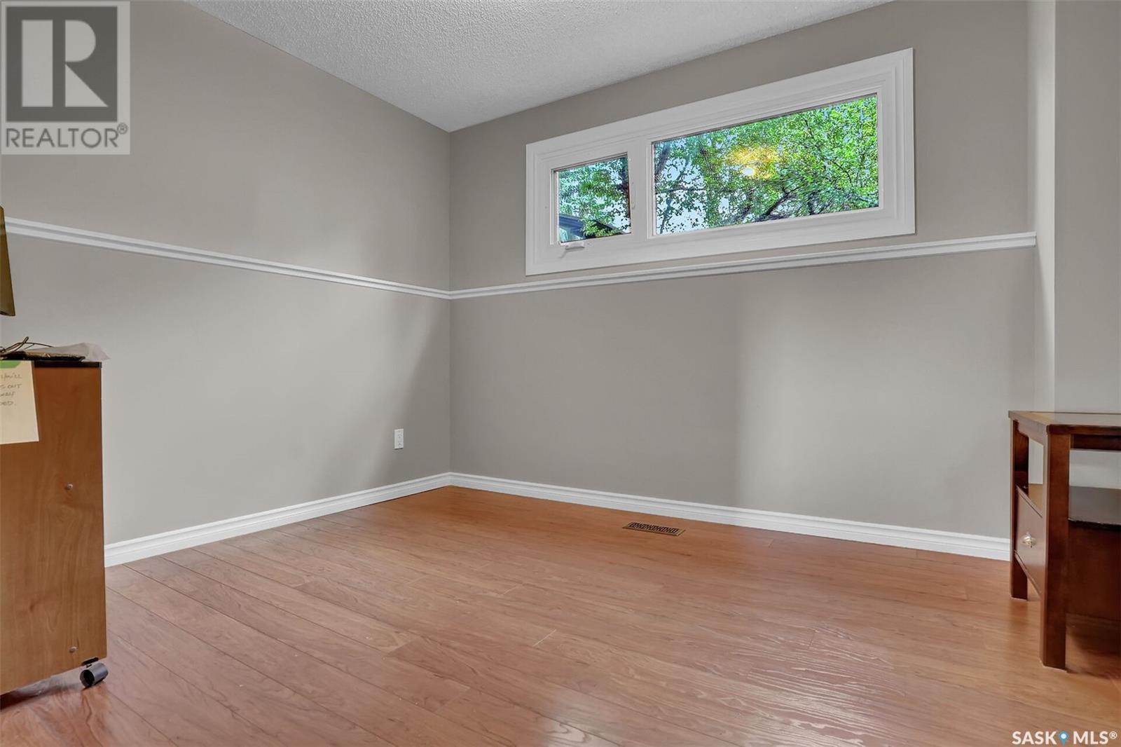 Single Family House for Sale in  Laubach CRESCENT Regina 