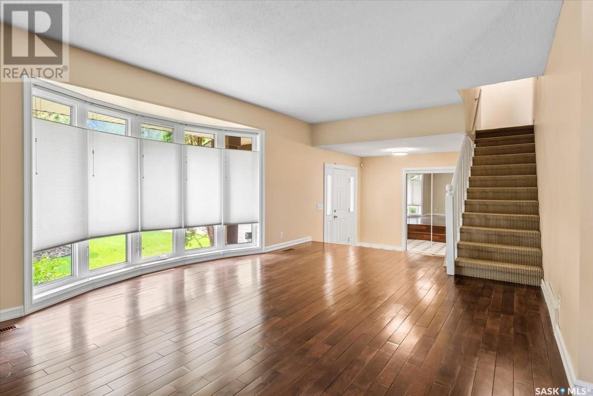 Single Family House 2 Level for Sale in  Lowry PLACE Regina 