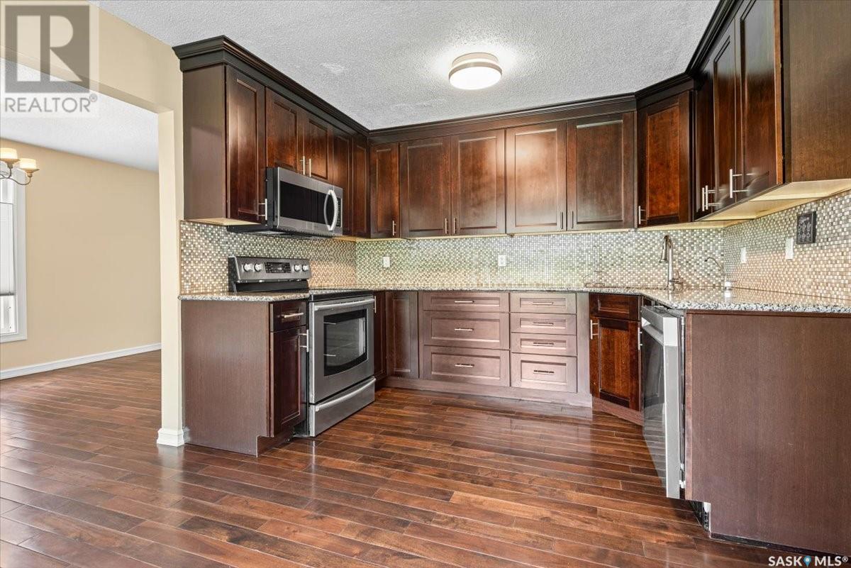 Single Family House 2 Level for Sale in  Lowry PLACE Regina 