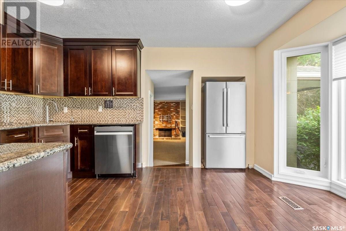 Single Family House 2 Level for Sale in  Lowry PLACE Regina 