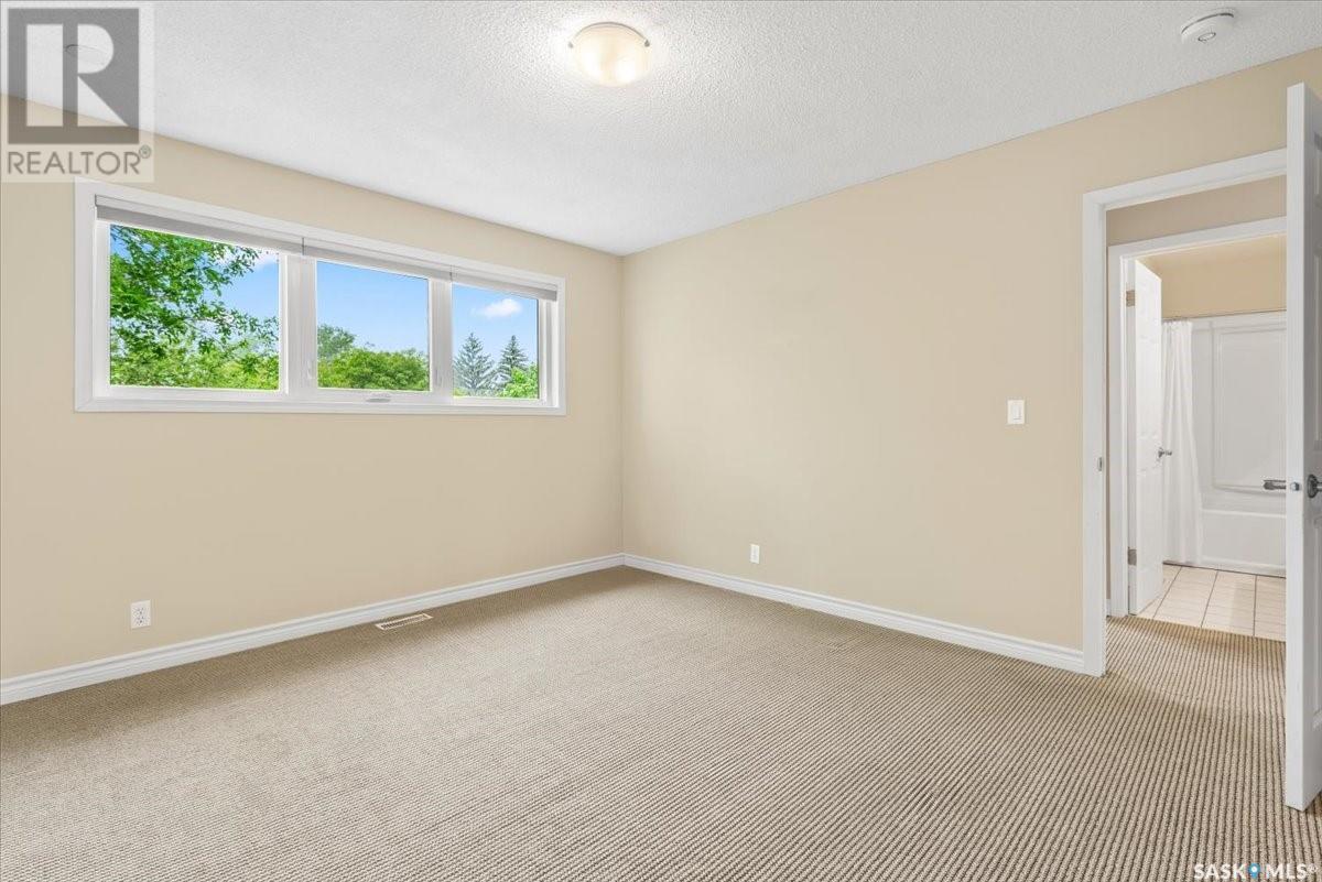 Single Family House 2 Level for Sale in  Lowry PLACE Regina 