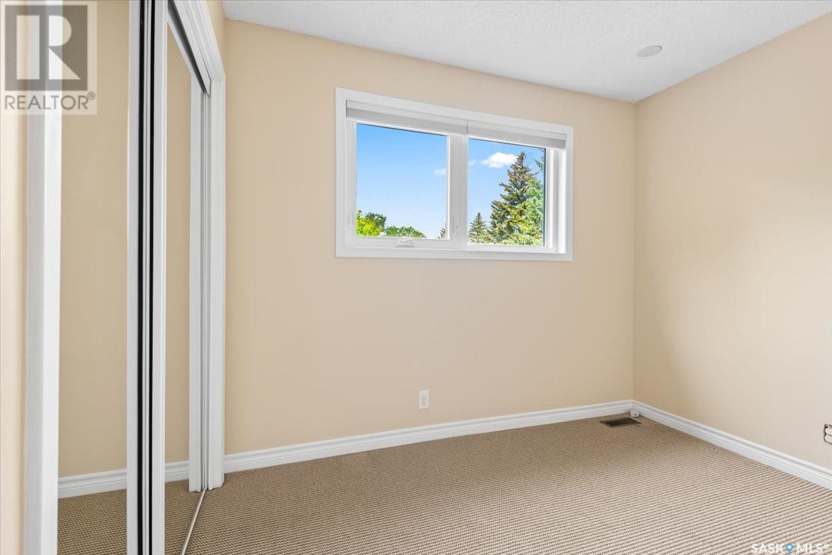 Single Family House 2 Level for Sale in  Lowry PLACE Regina 
