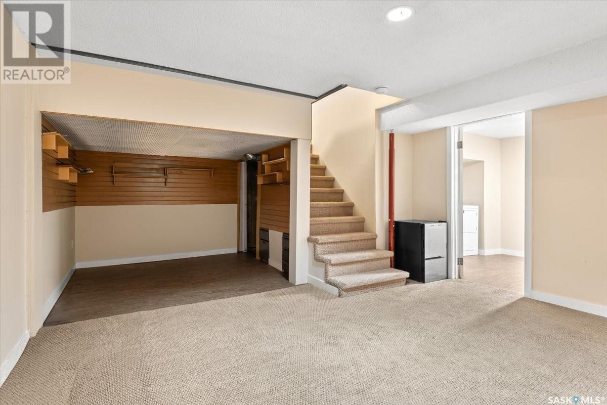 Single Family House 2 Level for Sale in  Lowry PLACE Regina 