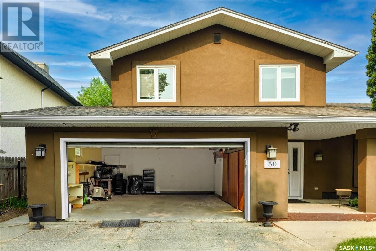 Single Family House 2 Level for Sale in  Lowry PLACE Regina 