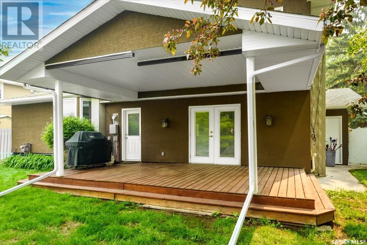 Single Family House 2 Level for Sale in  Lowry PLACE Regina 