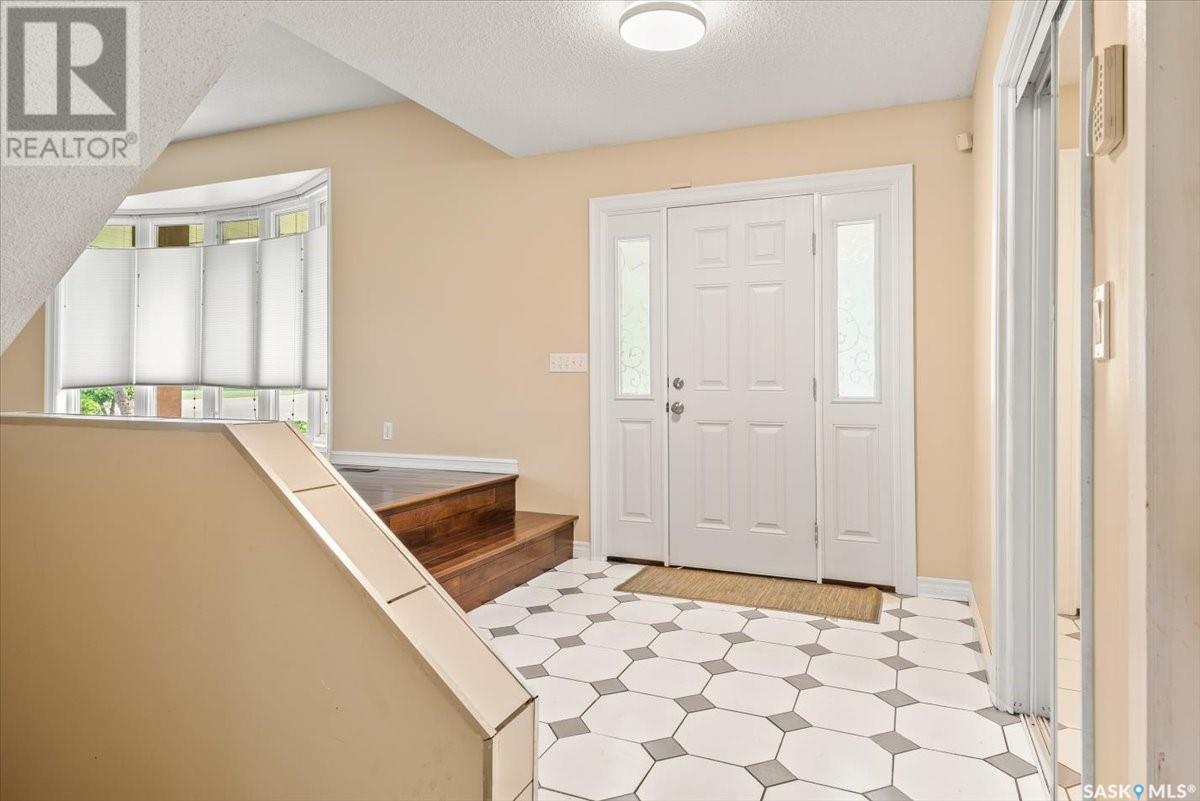 Single Family House 2 Level for Sale in  Lowry PLACE Regina 
