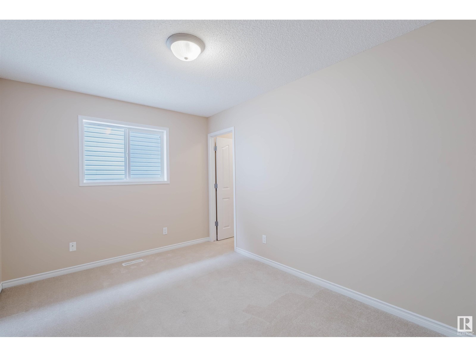 Photo 28 of 20132 46 Av Nw, Edmonton AB