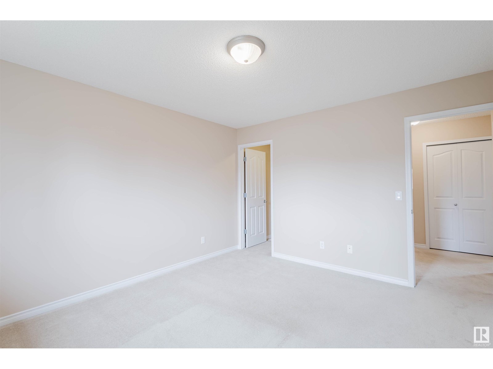 Photo 30 of 20132 46 Av Nw, Edmonton AB