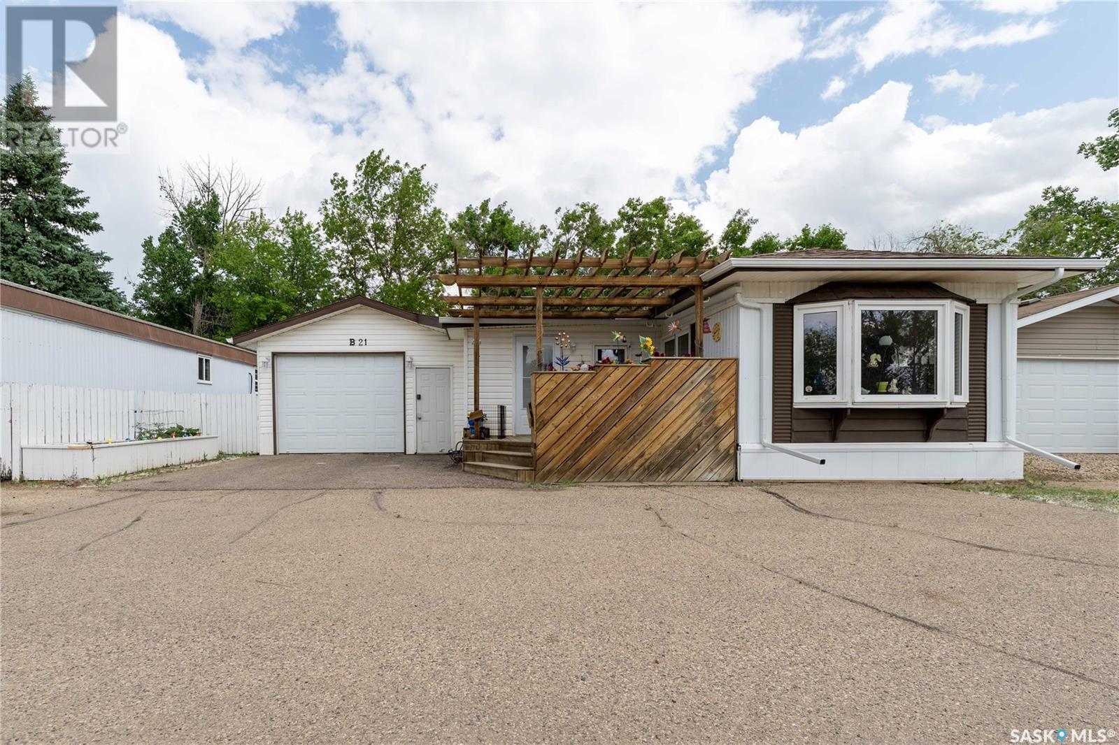 Photo 29 of B 21 1455 9th Avenue Ne, Moose Jaw SK