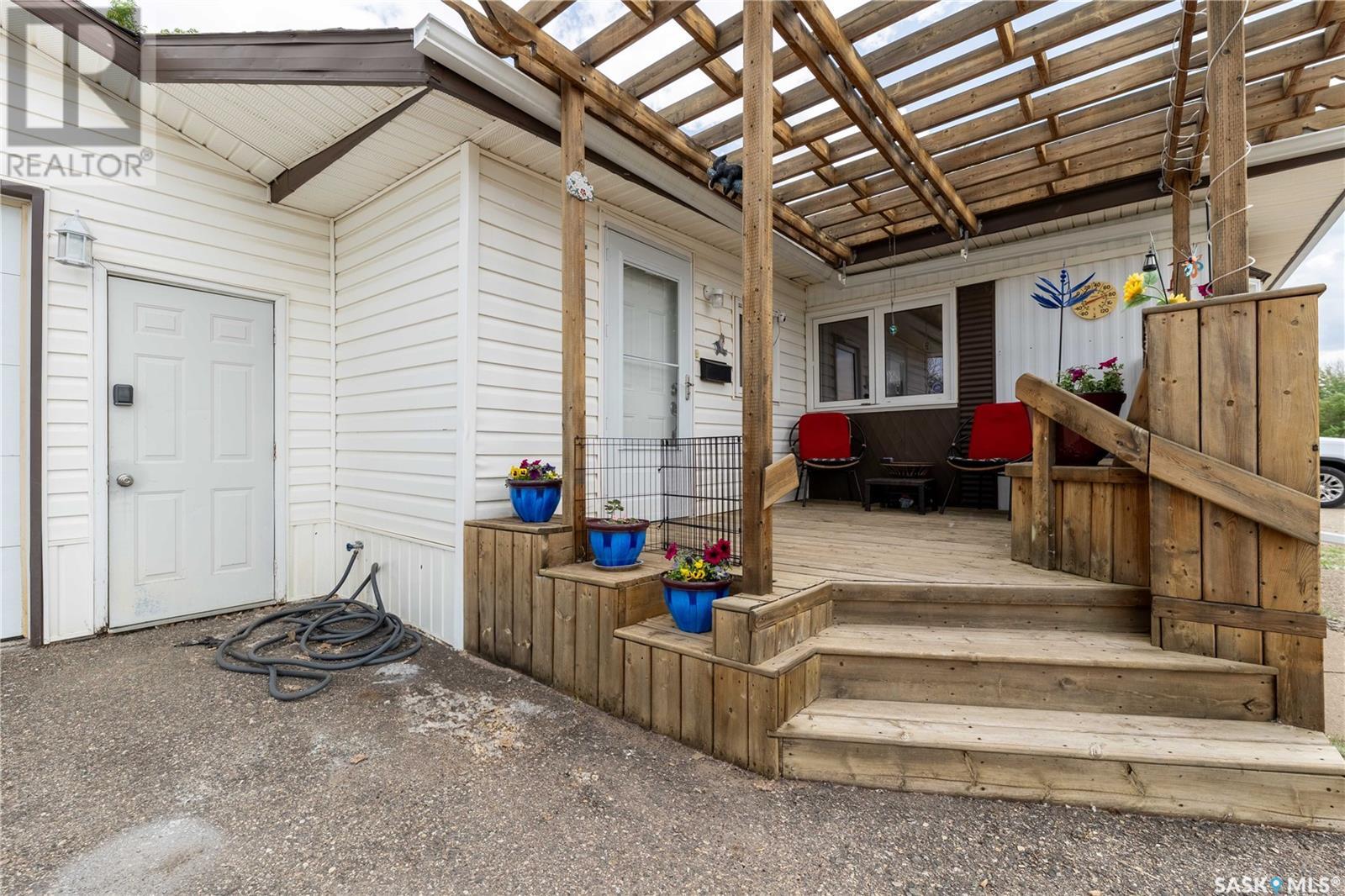 Photo 3 of B 21 1455 9th Avenue Ne, Moose Jaw SK