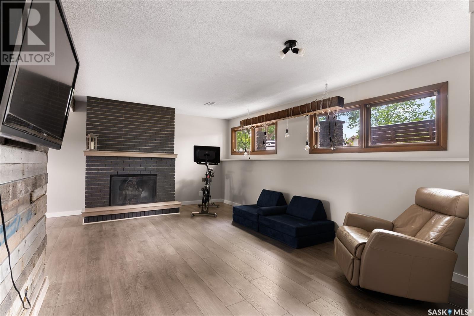 Single Family House Bi-level for Sale in  Habkirk DRIVE Regina 