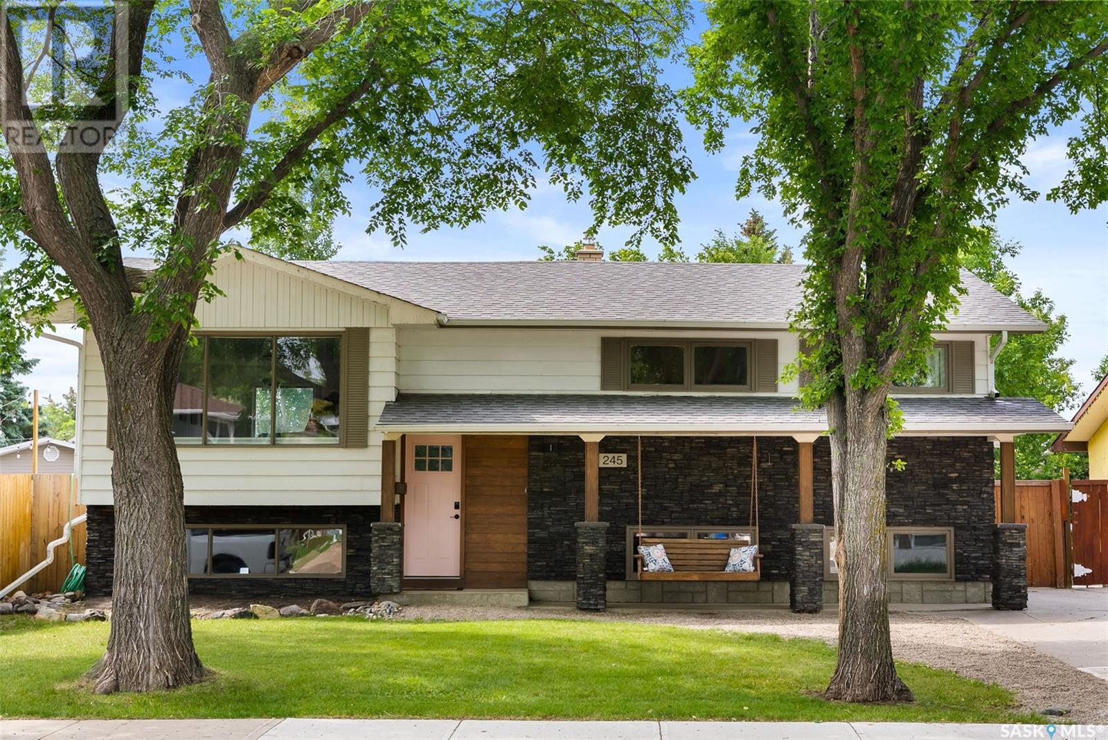 Single Family House Bi-level for Sale in  Habkirk DRIVE Regina 