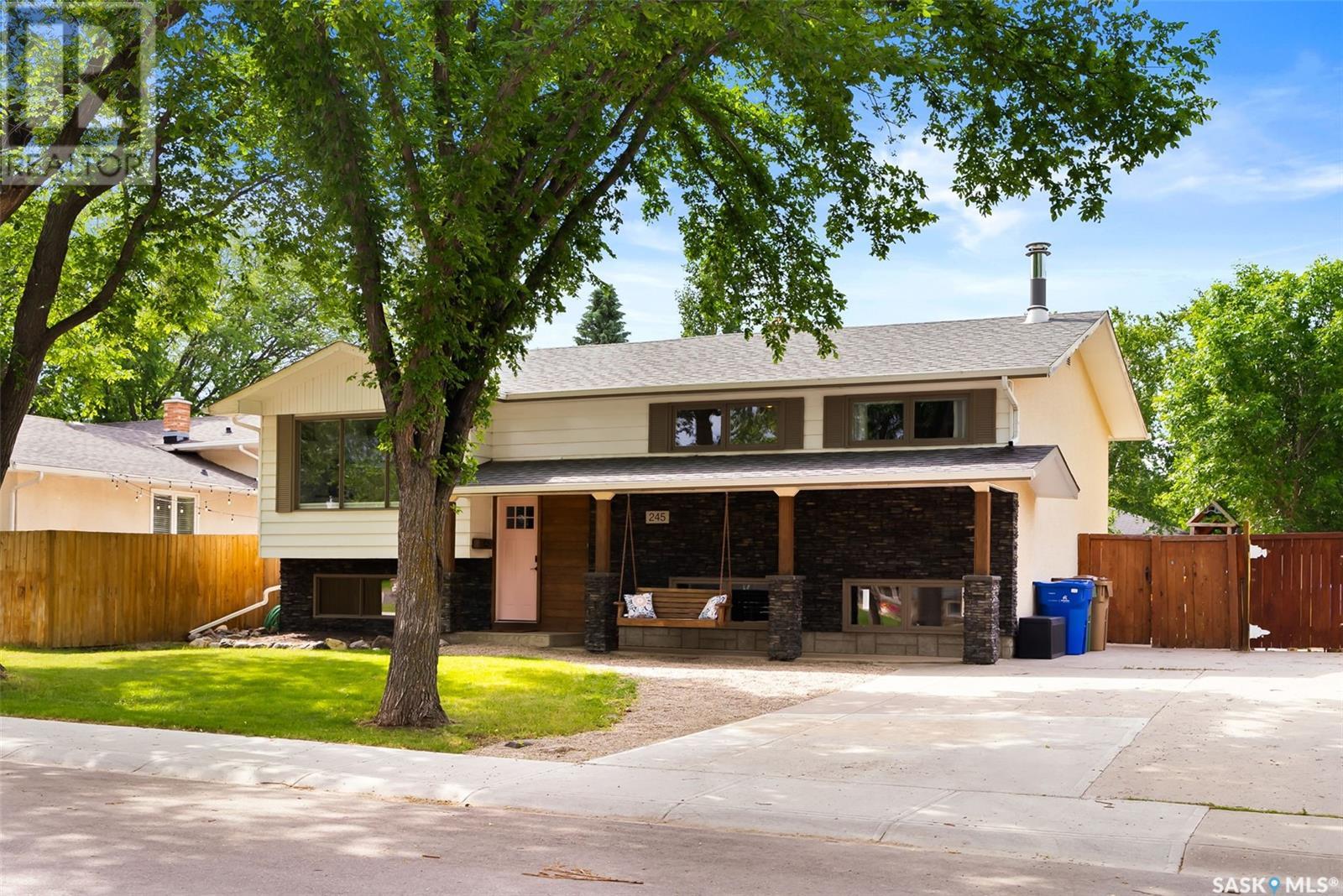 Single Family House Bi-level for Sale in  Habkirk DRIVE Regina 