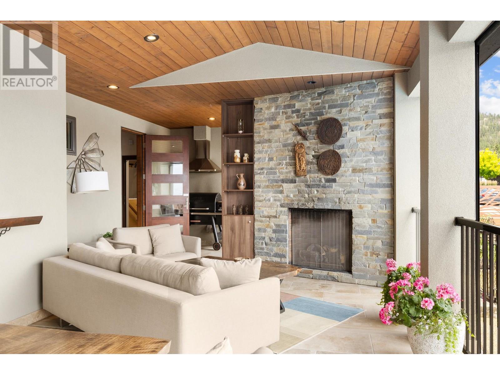 3318 Vineyard View Drive, West Kelowna