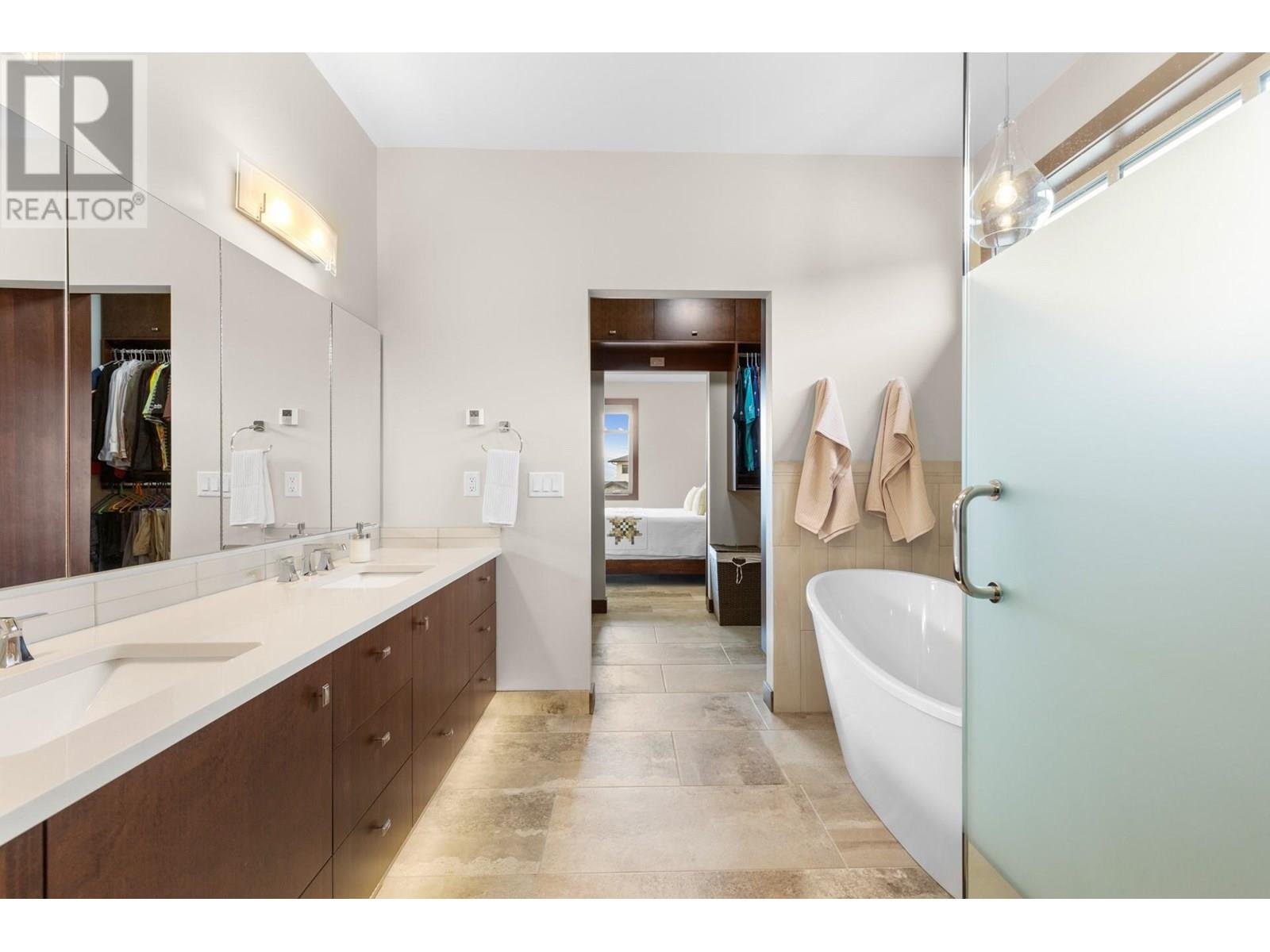 3318 Vineyard View Drive, West Kelowna