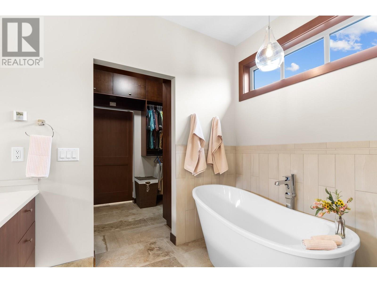 3318 Vineyard View Drive, West Kelowna