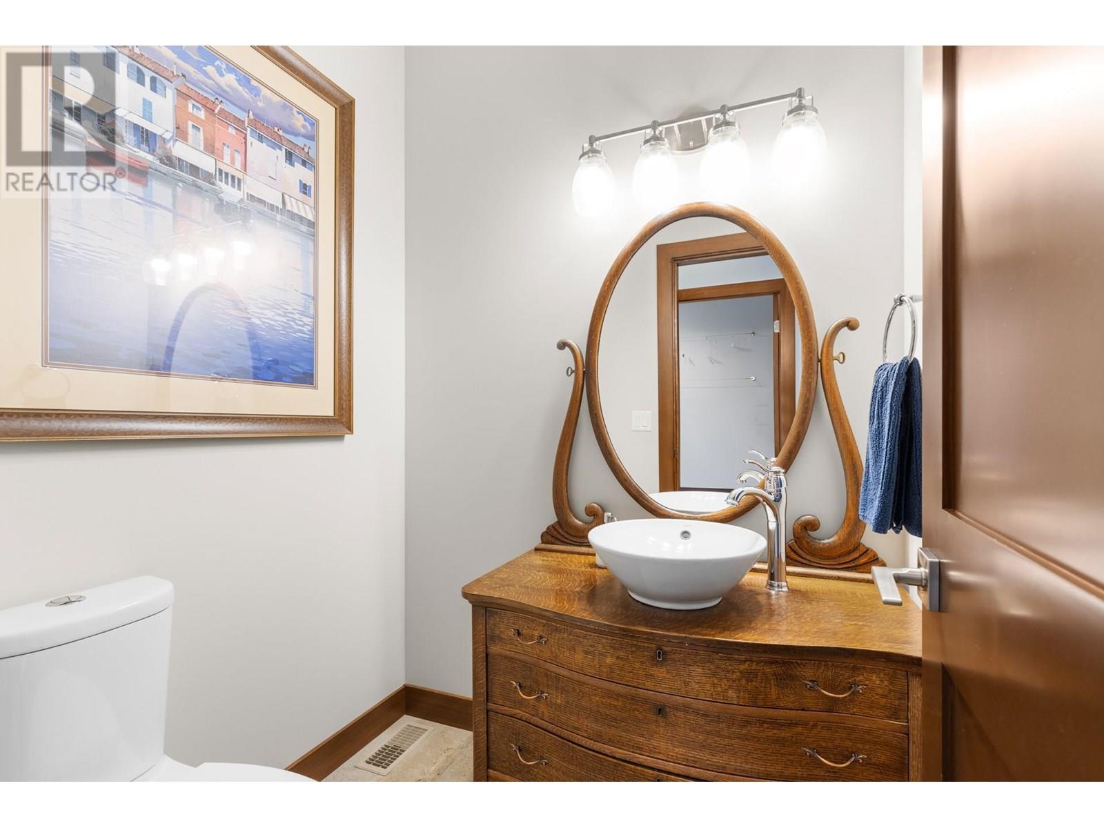 3318 Vineyard View Drive, West Kelowna