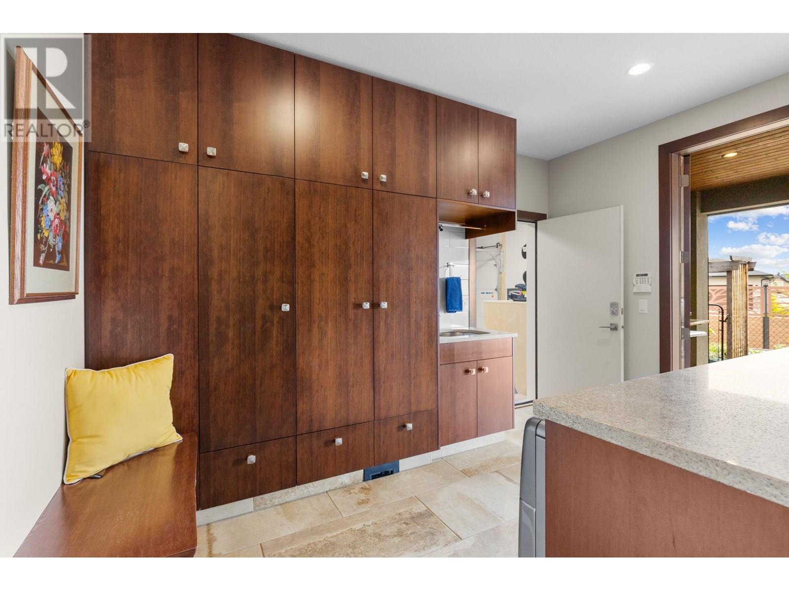 3318 Vineyard View Drive, West Kelowna