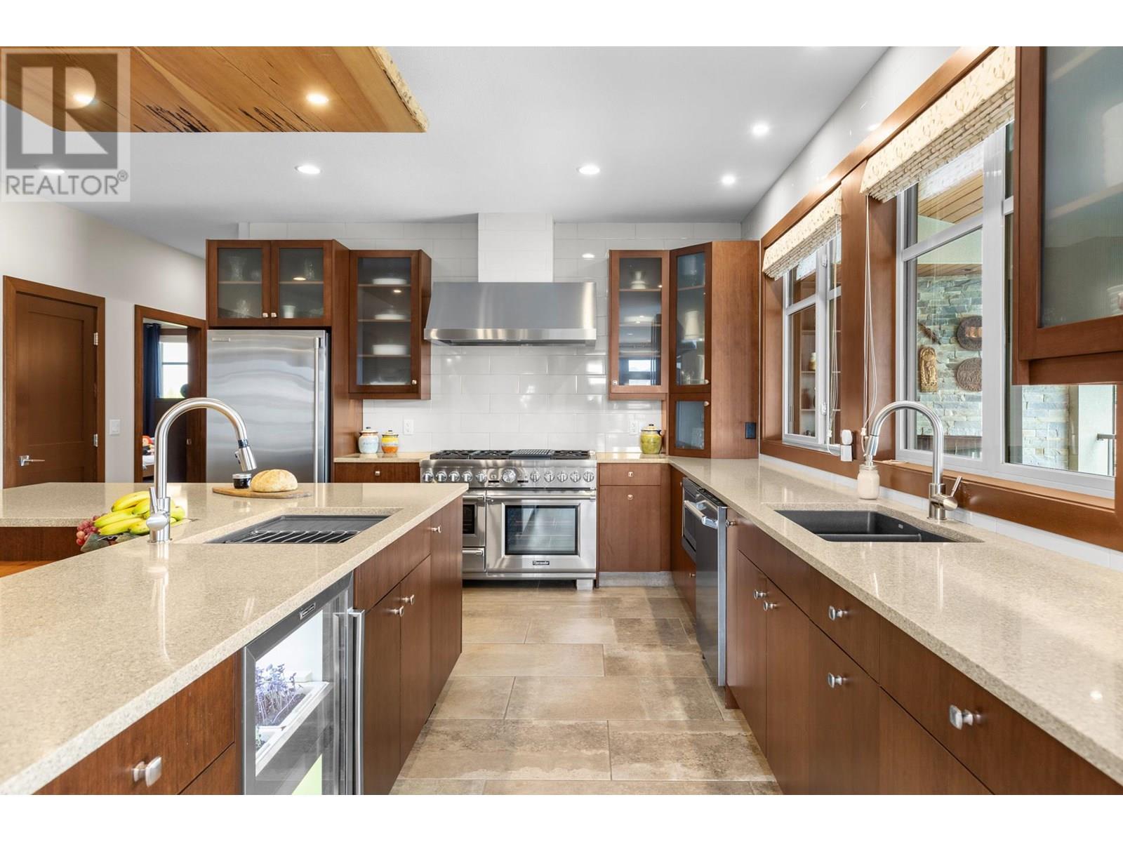 3318 Vineyard View Drive, West Kelowna