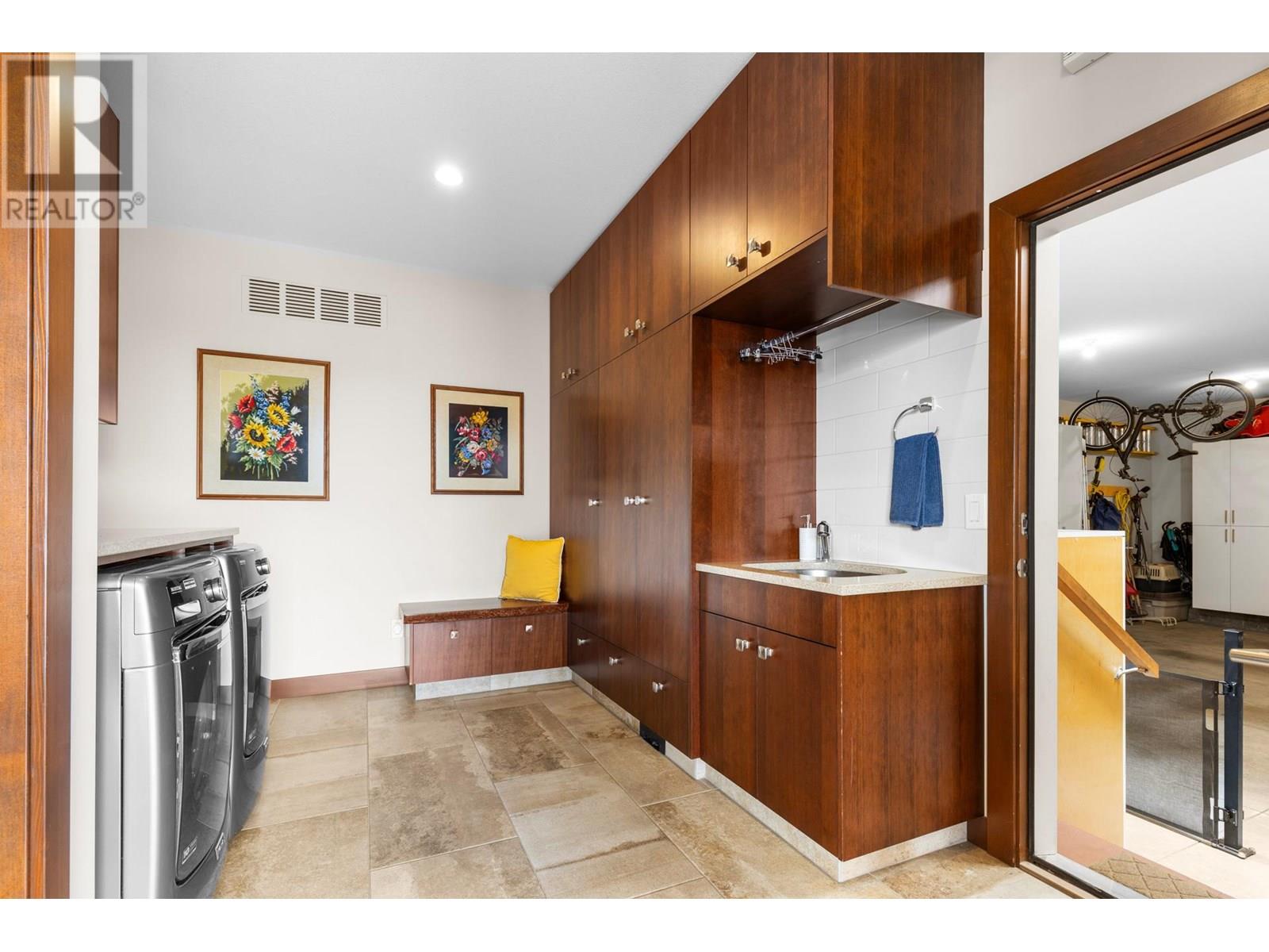3318 Vineyard View Drive, West Kelowna
