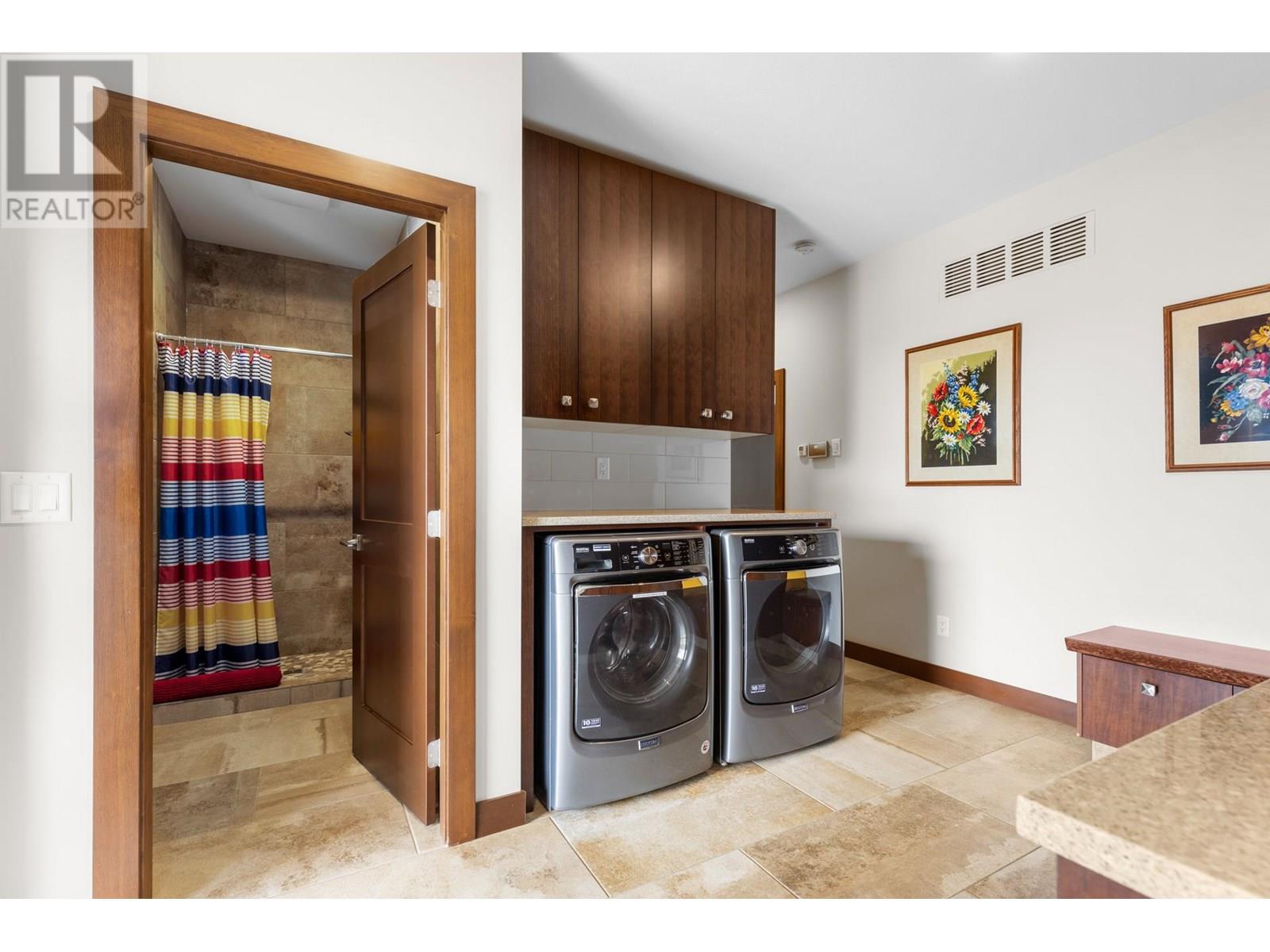 3318 Vineyard View Drive, West Kelowna