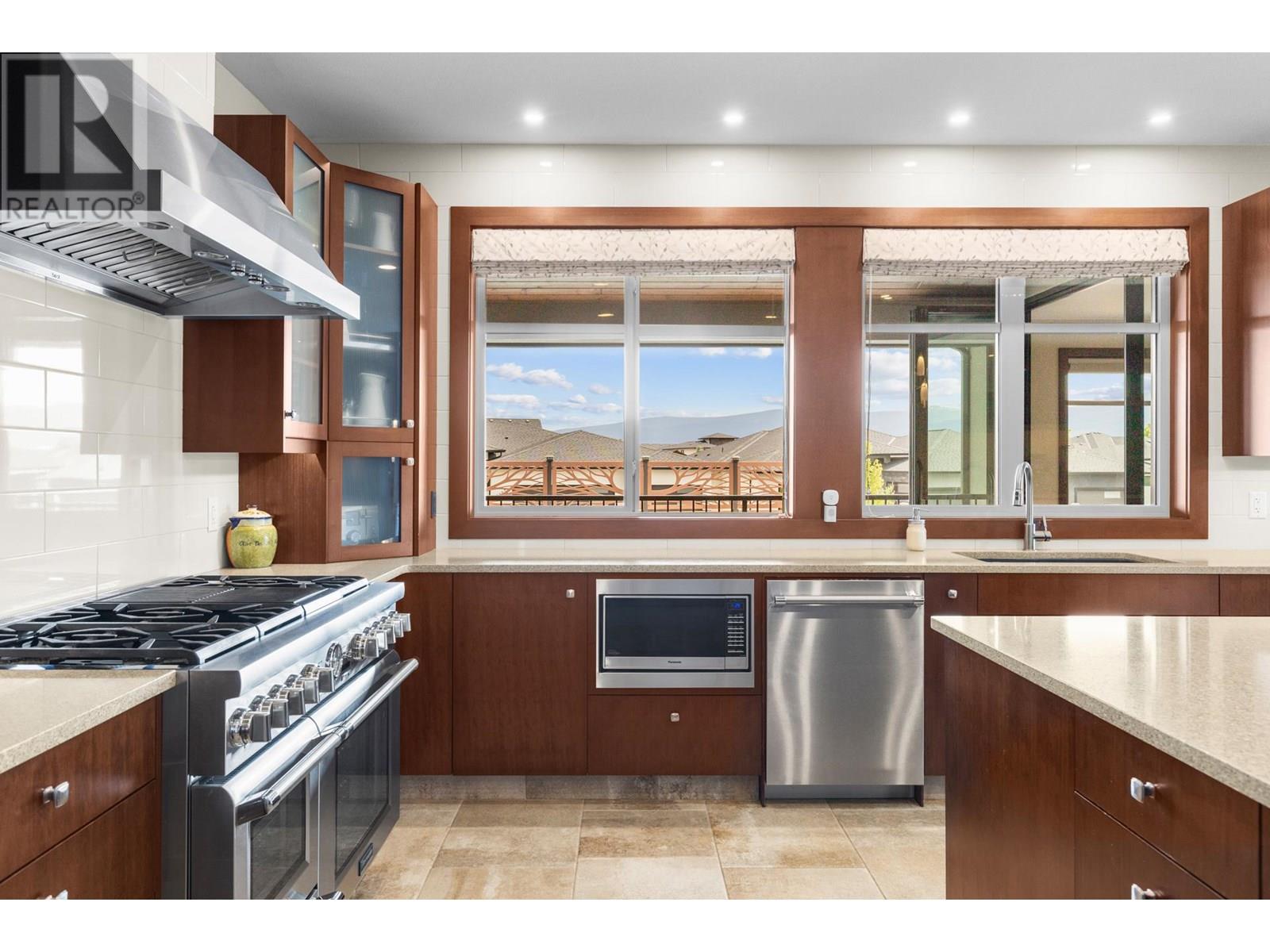 3318 Vineyard View Drive, West Kelowna