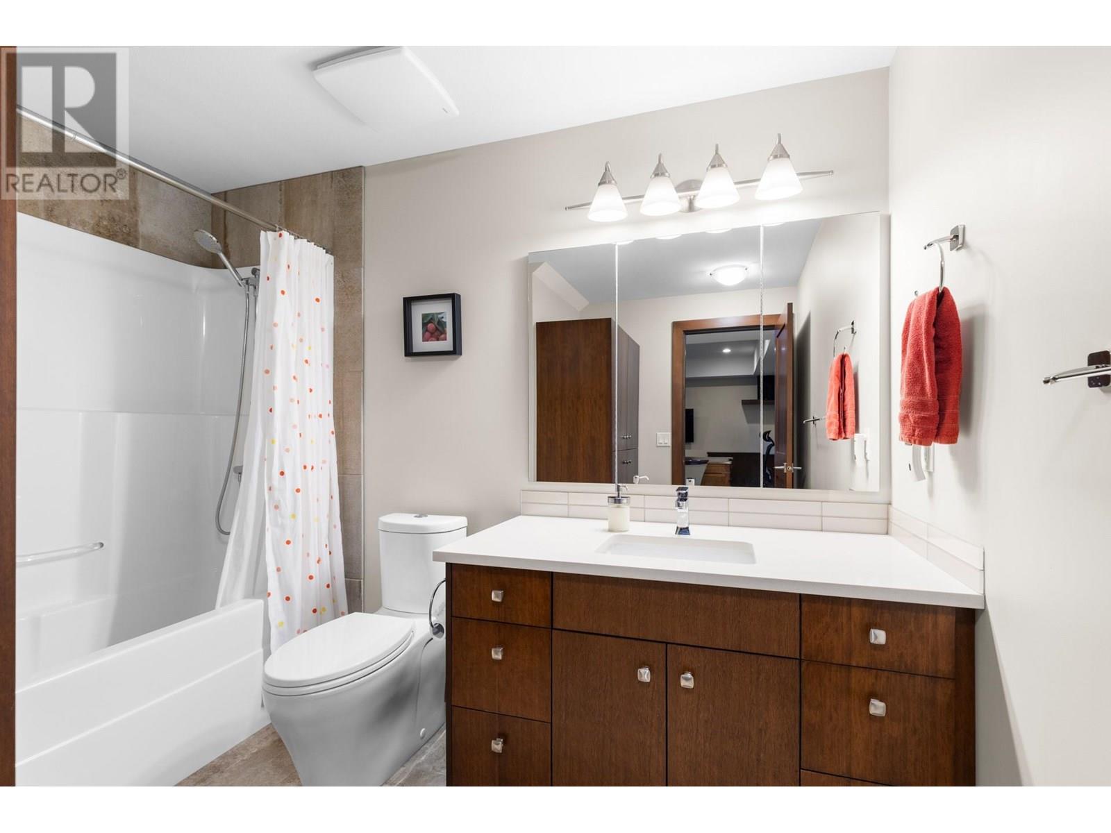 3318 Vineyard View Drive, West Kelowna