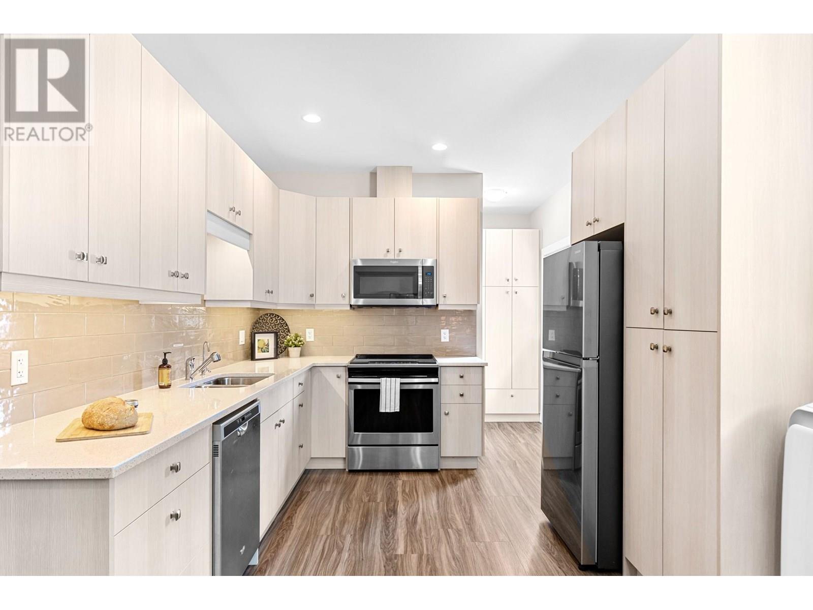 3318 Vineyard View Drive, West Kelowna