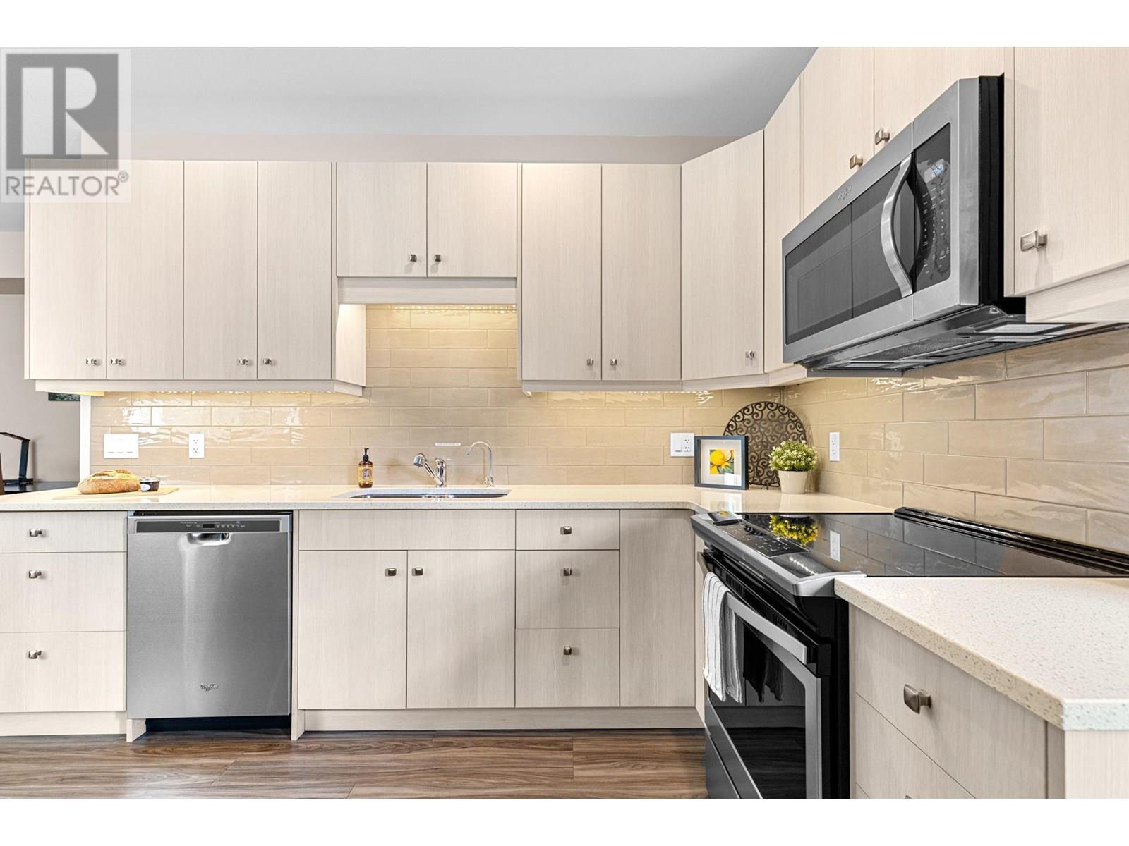 3318 Vineyard View Drive, West Kelowna