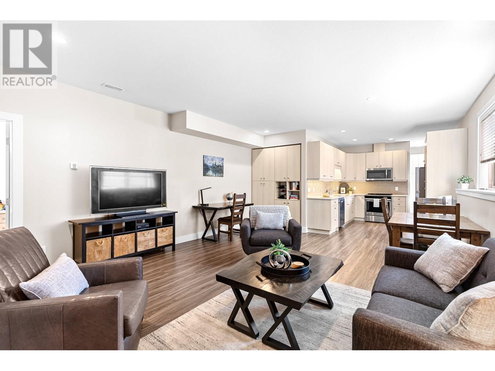 3318 Vineyard View Drive, West Kelowna